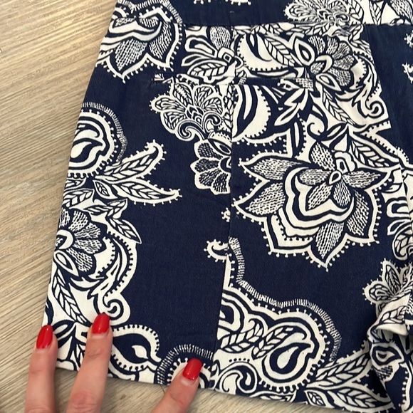 Gap navy white print shorts women size 6 - Picture 4 of 6
